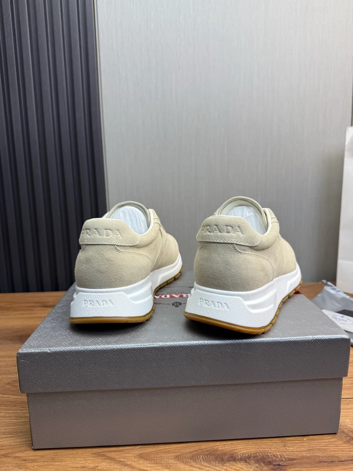 Men's shoes 💰580💰 [PRADA] Hot-selling men's shoes shipped 👏Official website synchronized ⬆️ Original cowhide fabric + cowhide lining, cowhide feet 🐮 1:1 shipment ✔️Original original sole, 38-45 (45. Customized, non-refundable)